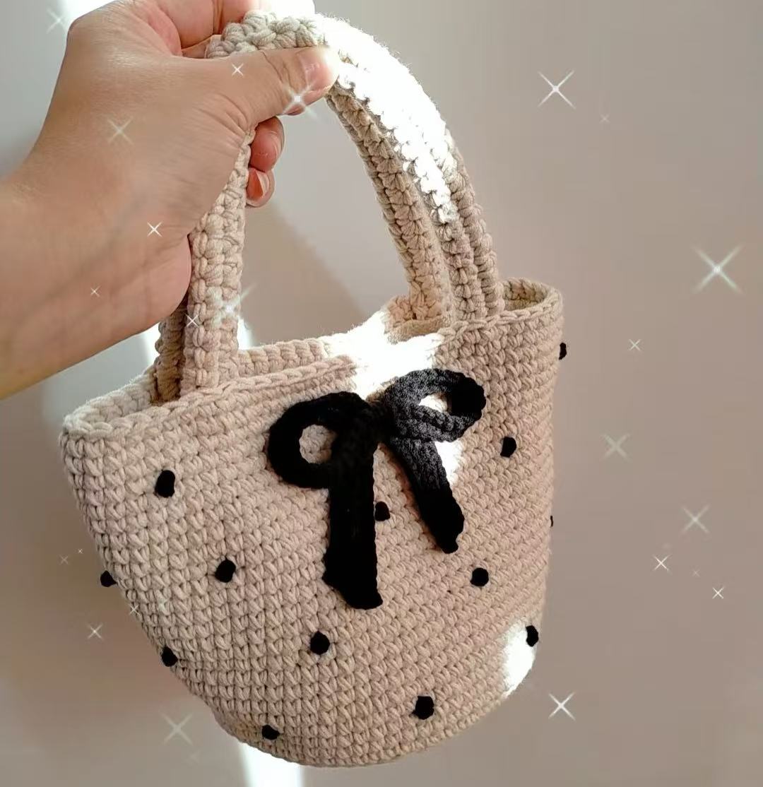 Bowknot woven handbag